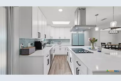 6715 E Queens Crown Street, San Antonio, TX 78233 - Photo 14
