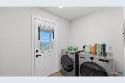 6715 E Queens Crown Street, San Antonio, TX 78233 - Photo 38