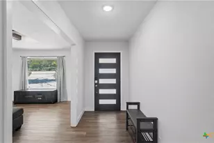 6715 Queens Crown East St, San Antonio, TX 78233 - Photo 6