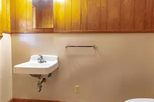 1220 N Ave I, Shiner, TX 77984 - Photo 18