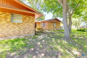 1220 N Ave I, Shiner, TX 77984 - Photo 24