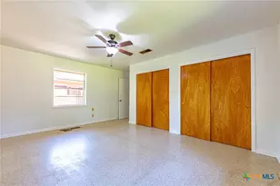1220 N Ave I, Shiner, TX 77984 - Photo 16