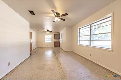 1220 N Avenue I, Shiner, TX 77984 - Photo 10