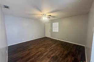 106 Cockerham St, Kyle, TX 78640 - Photo 2