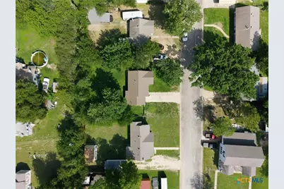 204 E 16th Street, Cameron, TX 76520 - Photo 2