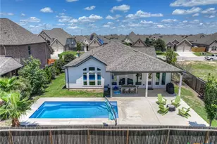 2976 Creek Ridge St, Seguin, TX 78155 - Photo 36