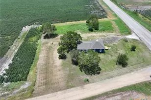 7296 FM 234, El Toro, TX 77957 - Photo 2