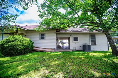 304 Turner Street, Yoakum, TX 77995 - Photo 32