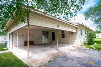 304 Turner Street, Yoakum, TX 77995 - Photo 28