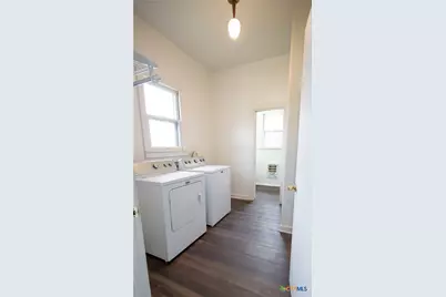 304 Turner Street, Yoakum, TX 77995 - Photo 20
