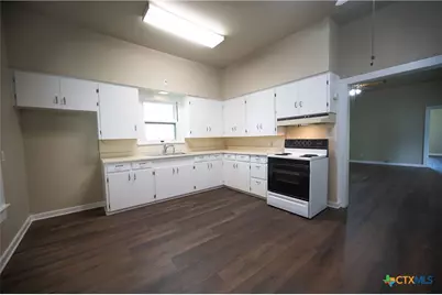 304 Turner Street, Yoakum, TX 77995 - Photo 8