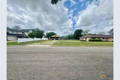 711 Third Street, Cuero, TX 77954 - Photo 4