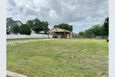 711 Third Street, Cuero, TX 77954 - Photo 6