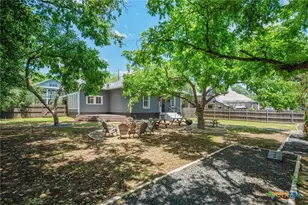 1017 W Hopkins St, San Marcos, TX 78666 - Photo 30