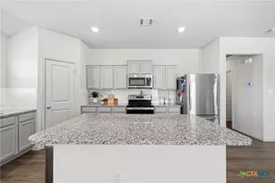 709 Carol Dr, Hutto, TX 78634 - Photo 8