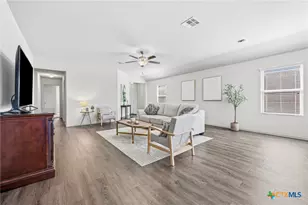 709 Carol Dr, Hutto, TX 78634 - Photo 6