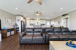 213 Porpoise Dr, Palacios, TX 77465 - Photo 18