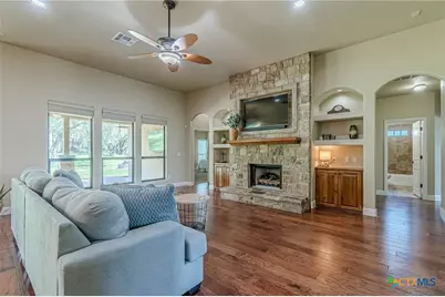 2628 Wolf Lair, New Braunfels, TX 78132 - Photo 8