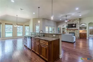2628 Wolf Lair, New Braunfels, TX 78132 - Photo 10