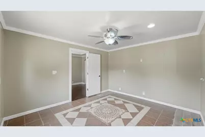 295 N West End Avenue, New Braunfels, TX 78130 - Photo 36