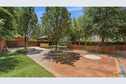 295 N West End Avenue, New Braunfels, TX 78130 - Photo 16