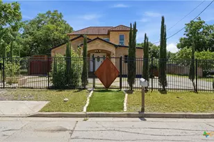 295 N West End Ave, New Braunfels, TX 78130 - Photo 2