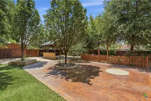 295 N West End Ave, New Braunfels, TX 78130 - Photo 16