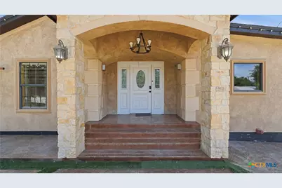 295 N West End Avenue, New Braunfels, TX 78130 - Photo 4