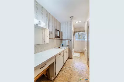 2602 Bootlegger Lane, Yoakum, TX 77995 - Photo 12