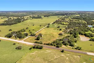 2602 Bootlegger Ln, Yoakum, TX 77995 - Photo 26