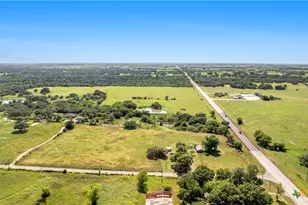 2602 Bootlegger Ln, Yoakum, TX 77995 - Photo 24