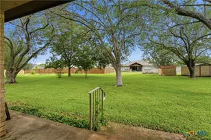 214 E Montana Dr, Shiner, TX 77984 - Photo 32