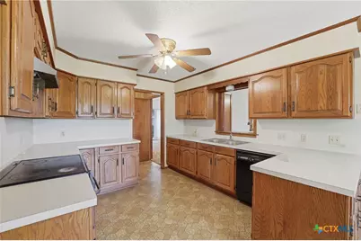 214 E Montana Drive, Shiner, TX 77984 - Photo 12