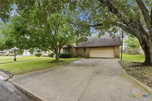 214 E Montana Dr, Shiner, TX 77984 - Photo 36
