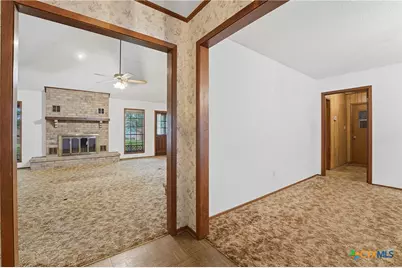 214 E Montana Drive, Shiner, TX 77984 - Photo 4