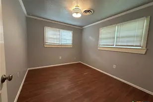 1302 Canary Ln, Seguin, TX 78155 - Photo 12