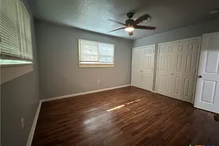 1302 Canary Ln, Seguin, TX 78155 - Photo 8