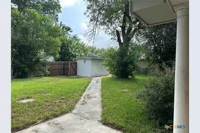 1302 Canary Lane, Seguin, TX 78155 - Photo 16