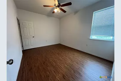 805 Hallie Cove, Lockhart, TX 78644 - Photo 18