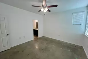 805 Hallie Cove, Lockhart, TX 78644 - Photo 28