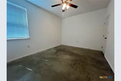 805 Hallie Cove, Lockhart, TX 78644 - Photo 32