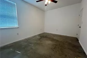 805 Hallie Cove, Lockhart, TX 78644 - Photo 32