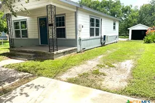 2405 Lone Tree Rd, Victoria, TX 77901 - Photo 1