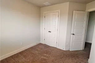 100 Clearlake Dr, Hutto, TX 78634 - Photo 10