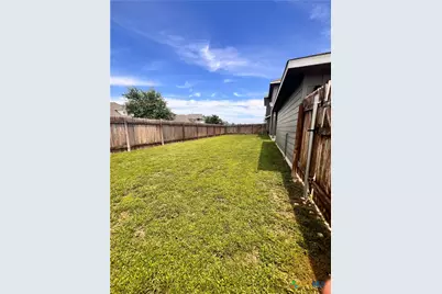 100 Clearlake Drive, Hutto, TX 78634 - Photo 18