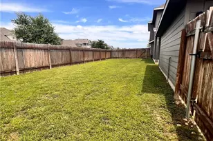 100 Clearlake Dr, Hutto, TX 78634 - Photo 18