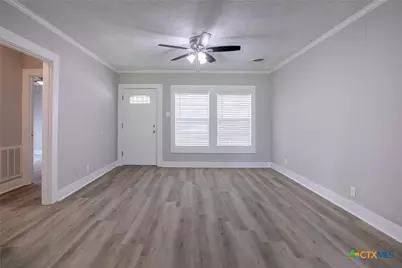 1308 E Park Avenue, Victoria, TX 77901 - Photo 6