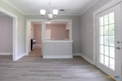 1308 E Park Avenue, Victoria, TX 77901 - Photo 8