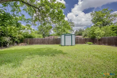 1308 E Park Avenue, Victoria, TX 77901 - Photo 22