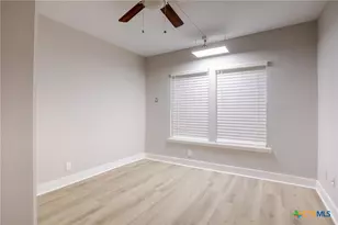1308 E Park Ave, Victoria, TX 77901 - Photo 18